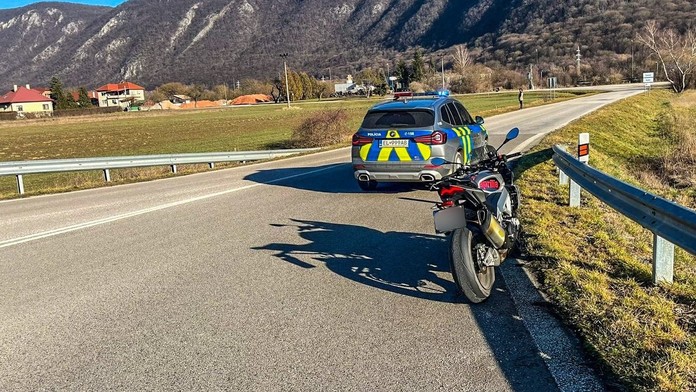 Tragická zrážka v rožňavskom okrese. O život prišiel motocyklista