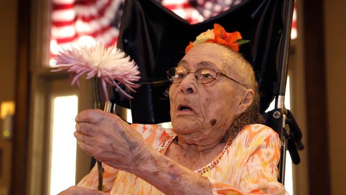 Za najstaršiu žijúcu osobu v USA označili tamojší bádatelia 116-ročnú Gertrude Weaverovú.
