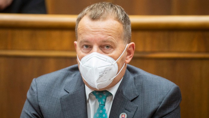 Predseda parlamentu Boris Kollár (Sme rodina).
