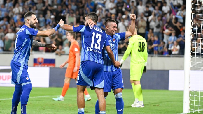 Na snímke zľava Tigran Barseghjan, Dávid Strelec a Róbert Mak (všetci Slovan).