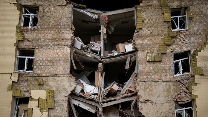 Ukrajinský obmbudsman radí Ukrajincom, aby v záujme prežitia dočasne prijali ruské pasy