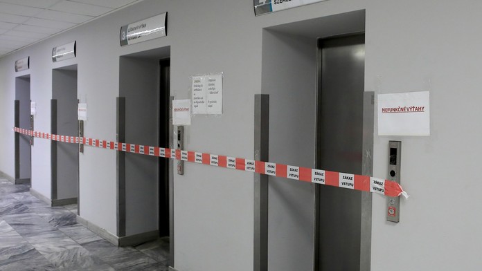 Zatopená nemocnica v Nových Zámkoch