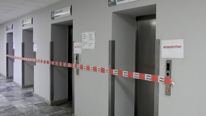 Zatopená nemocnica v Nových Zámkoch