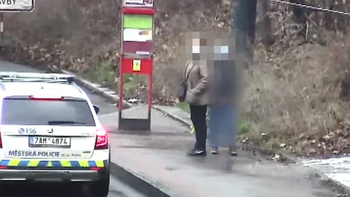 Babička kryla vnuka pri porušovaní zákona. Kúpila mu spreje a nechala ho skúšať graffity