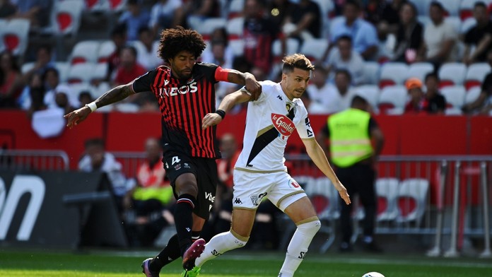 Rarita v Ligue 1: Hráč dostal červenú kartu už v prvej minúte zápasu