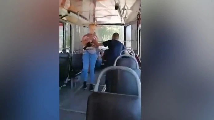 Žene po pravidelnej návšteve solária zostala v nose diera. Zistili jej rakovinu
