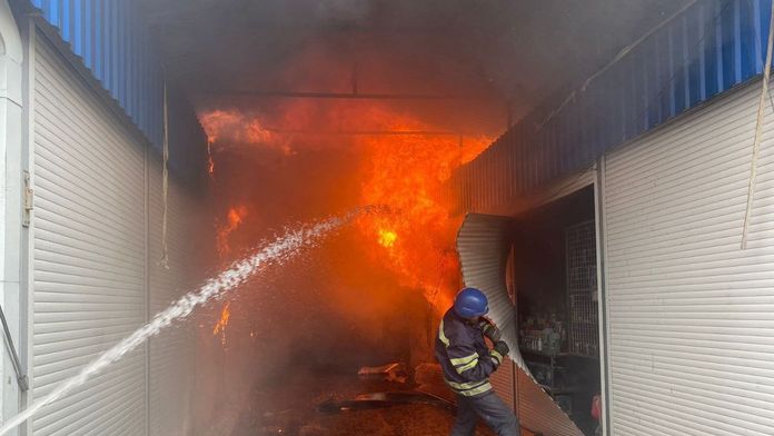 Rusi bombardujú Sloviansk. V plameňoch skončilo aj miestne trhovisko, hlásia obete
