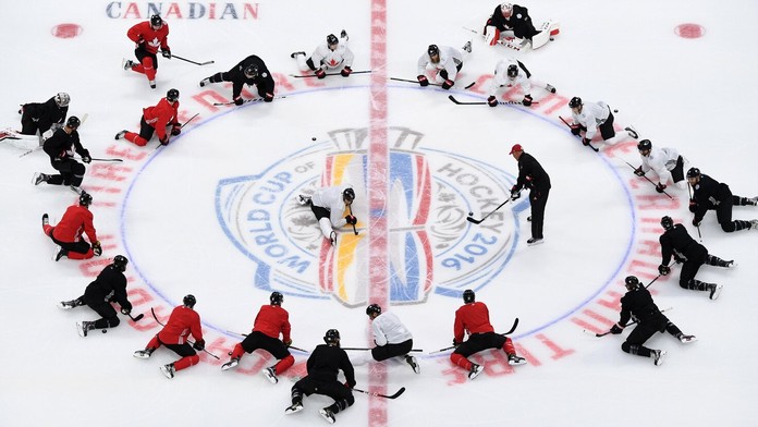 Hokejisti počas tréningu