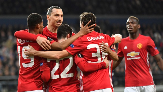 Hráči ManUtd sa tešia z gólu vo štvrťfinále EL proti Anderlechtu.