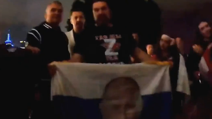 Pózoval pri ruskej vlajke s podobizňou Putina. Ukrajina žiada vylúčenie Djokovičovho otca z AO