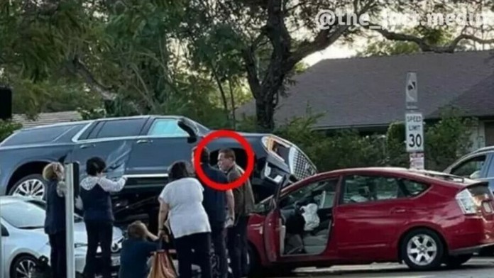 Hercove auto skončilo na streche