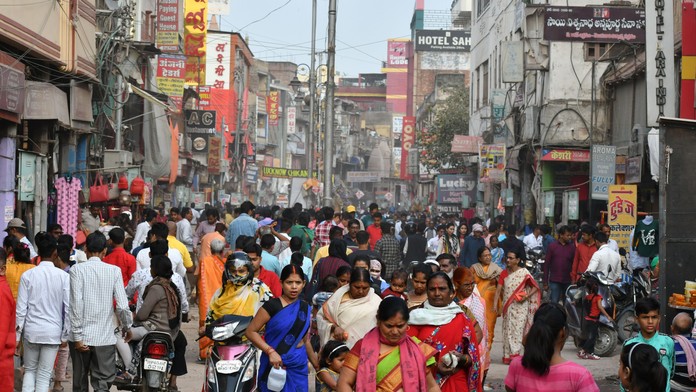 V Indii sa rozmohol smrteľný vírus. Spočiatku nemá vážne prejavy, no skončiť môže aj kómou
