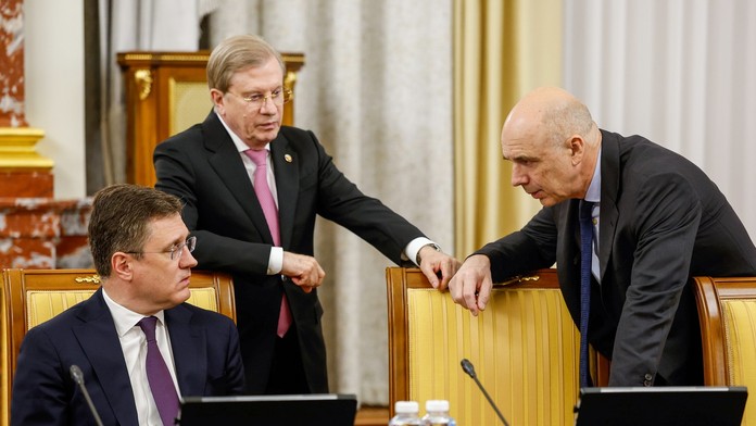 Znepokojenie na ruskom trhu s palivami: Kremeľ tvrdí, že má dostatočné zásoby, zvažuje však zákaz vývozu nafty