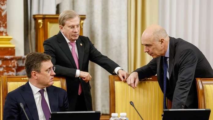 Znepokojenie na ruskom trhu s palivami: Kremeľ tvrdí, že má dostatočné zásoby, zvažuje však zákaz vývozu nafty