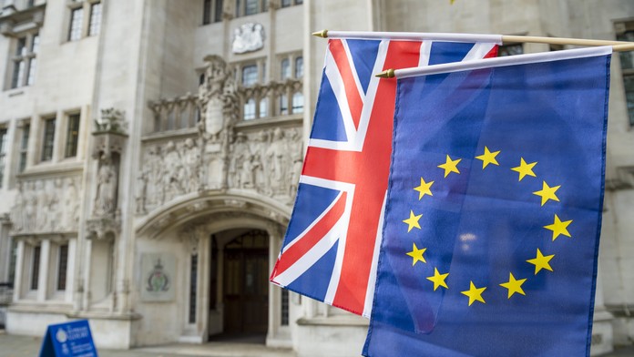 Pobrexitový program pre ľudí z EÚ vyhlásil súd za čiastočne nezákonný