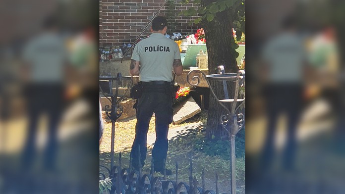 Porušená hrobka vajdov v Nitre.