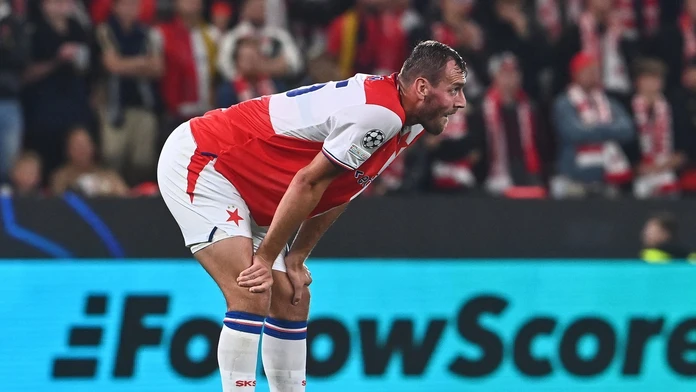 Fenerbahce s kapitánom Škriniarom na úvod LM remizovalo. Slavia okúsila trpkú príchuť futbalu