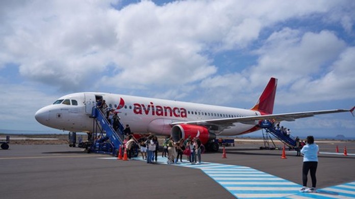 Panika v lietadle uprostred Atlantiku: Cestujúci počas letu do Európy aktivoval smradľavú bombu