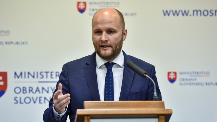 Minister obrany Naď priznal, že S-300 nebol pripojený na systémy NATO a adekvátne funkčný