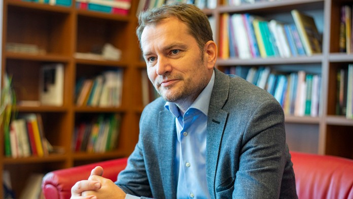 Kvôli tomuto mužovi sa rozišlo takmer 50-tisíc párov. Dostala ich jeho teória o láske