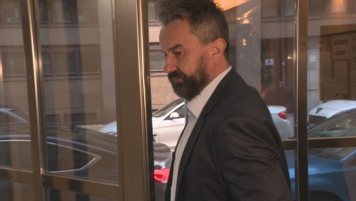 Alpská lyžiarka Marta Bassinová oslavuje tretie miesto v obrovskom slalome v Kronplatzi.