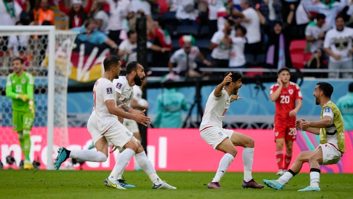 Ďalší šok v Katare. Irán dvakrát udrel v nadstavenom čase a Wales teraz musí vyhrať nad Anglickom