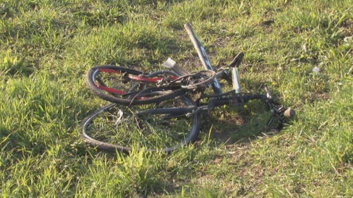 Zdemolovaný bicykel cyklistu pri Svidníku.