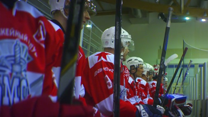 Ilustračná snímka z videa moskovských kukláčov.