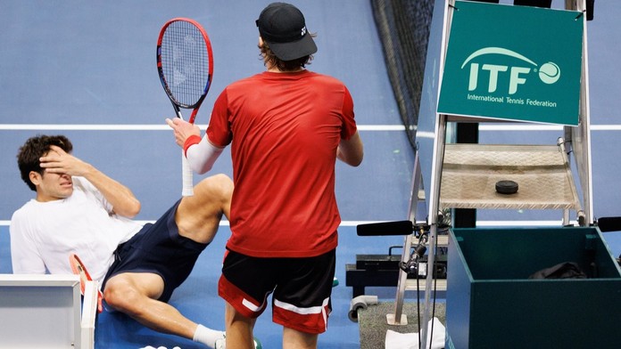 VIDEO: Radosť vystriedala dráma. Sťažnosti tenistov Čile vyústili v diskvalifikáciu