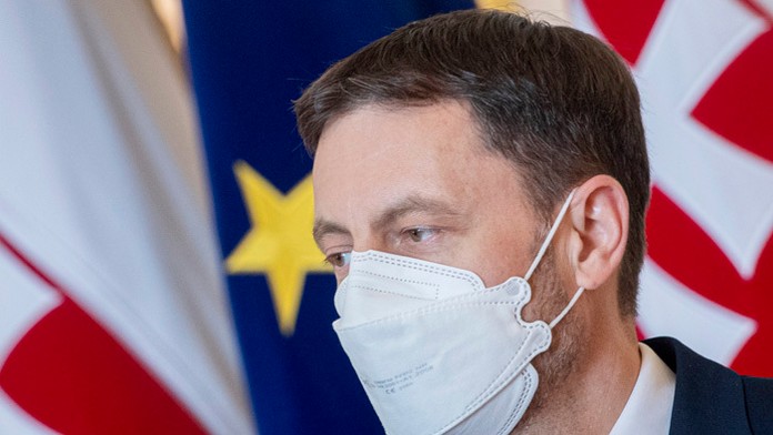 Premiér Eduard Heger.