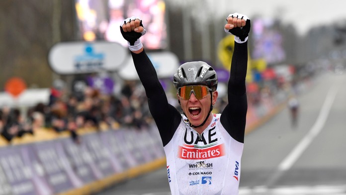 Fenomén Pogačar aj naďalej vládne klasikám pevnou rukou. Svrček nadväzuje na Saganovu smolu