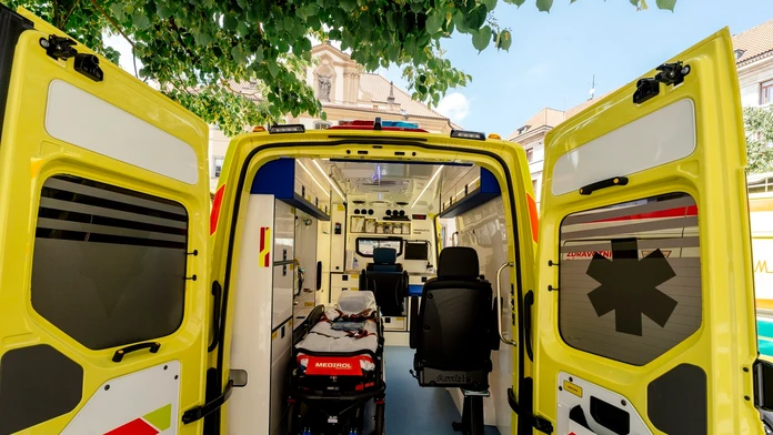 Dráma v pražskej škole: Študentka skončila v nemocnici po páde z okna