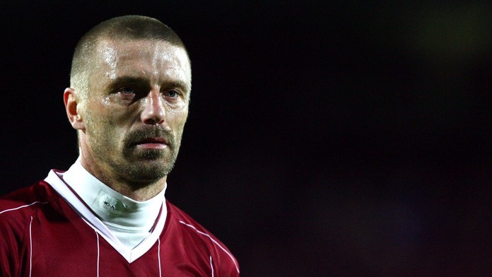 Samovraždu mal už naplánovanú, ale nakoniec si to rozmyslel. Legenda Sparty si prešla peklom, poučil sa vo väzení