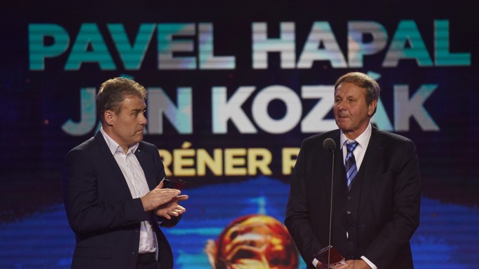 Na snímke ocenení v ankete Tréner roka, zľava Pavel Hapal a Ján Kozák.