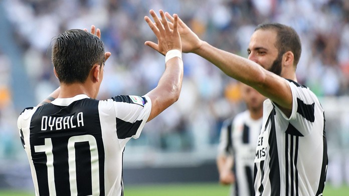 Paulo Dybala (vľavo) a Gonzalo Higuaín.