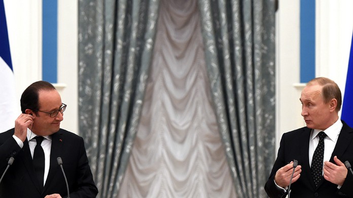 Francúzsky a ruský prezidenti Francois Hollande a Vladimír Putin.