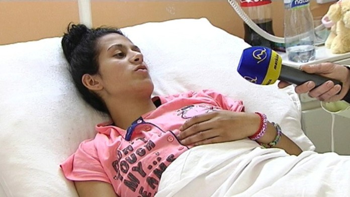 Sabrína v nemocnici o nohu.