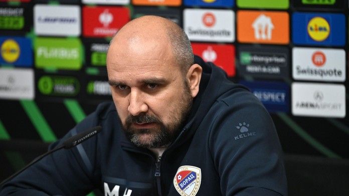 Tragédia v Srbsku. Tréner odpadol počas zápasu, zachrániť sa ho už nepodarilo