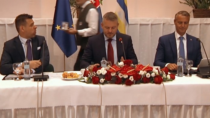 Socha zajaca od Jeffa Koonsa