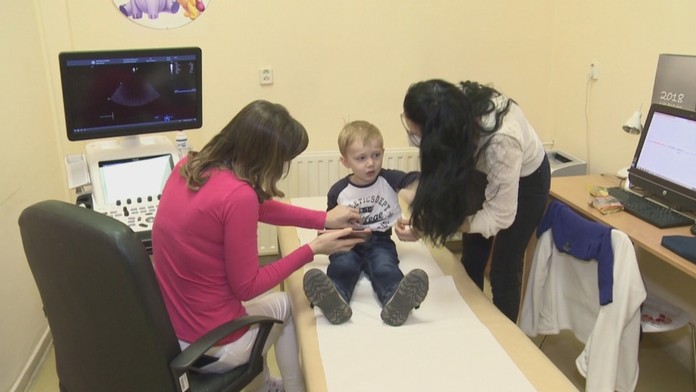 Chlapec skončil v nemocnici s PIMS