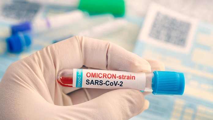 Začal sa šíriť omnoho infekčnejší subvariant omikronu. Prvý prípad po Anglicku hlási aj susedné Česko