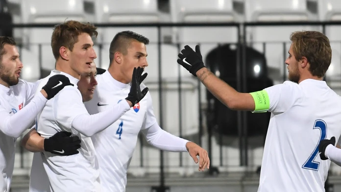 Na snímke gólová radosť reprezentantov Slovenska v prípravnom futbalovom zápase hráčov do 21 rokov 