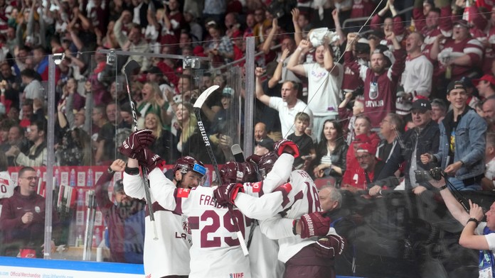 VIDEO: Valábik to veštil, asi sme sa modlili slabo. Lotyši vyhrali po predĺžení a Slovensko na MS končí