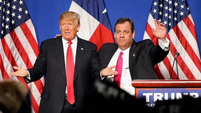 Donald Trump a guvernér štátu New Jersey Chris Christie (vpravo).