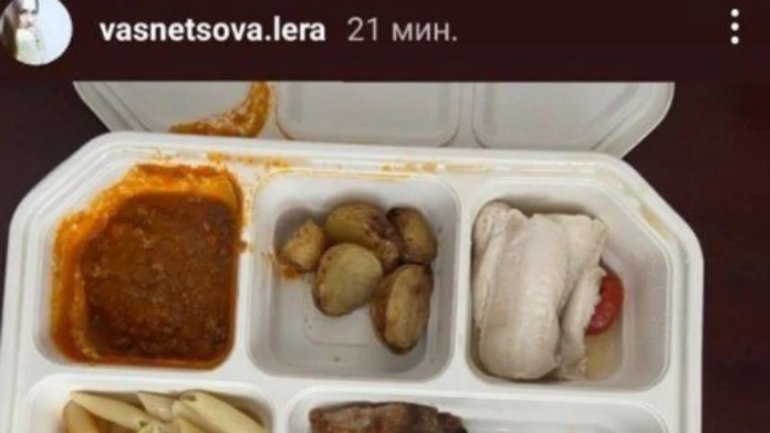 Jedlo, ktoré dostali športovci v karanténe.