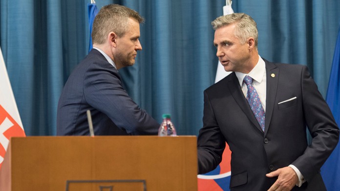 Premiér Peter Pellegrini a Tibor Gašpar.