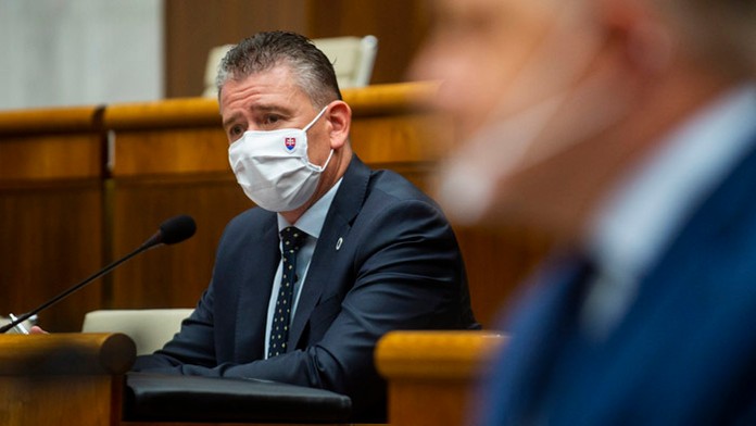 Minister vnútra Roman Mikulec (OĽaNO).