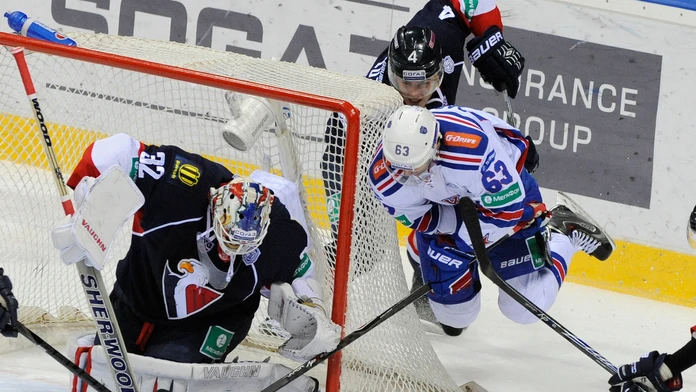 Brankár Slovana Jaroslav Janus v akcii