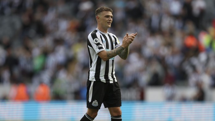 Pre nových majiteľov bol prvá voľba. Opora Newcastlu predĺžila kontrakt