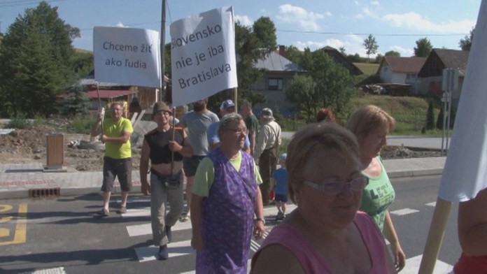 Protestujúci v obci Šarišský Štiavnik. 